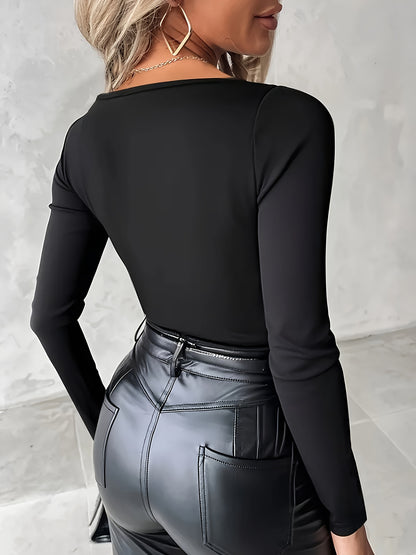 [Chic Women's T-Shirt] Soft Stretchy Women's Chic T-Shirt | Everyday Casual & Formal Outfits, Machine Washable, Year-Round Wear, Versatile Fashion, Sophisticated Style, Goldtoned Accessory