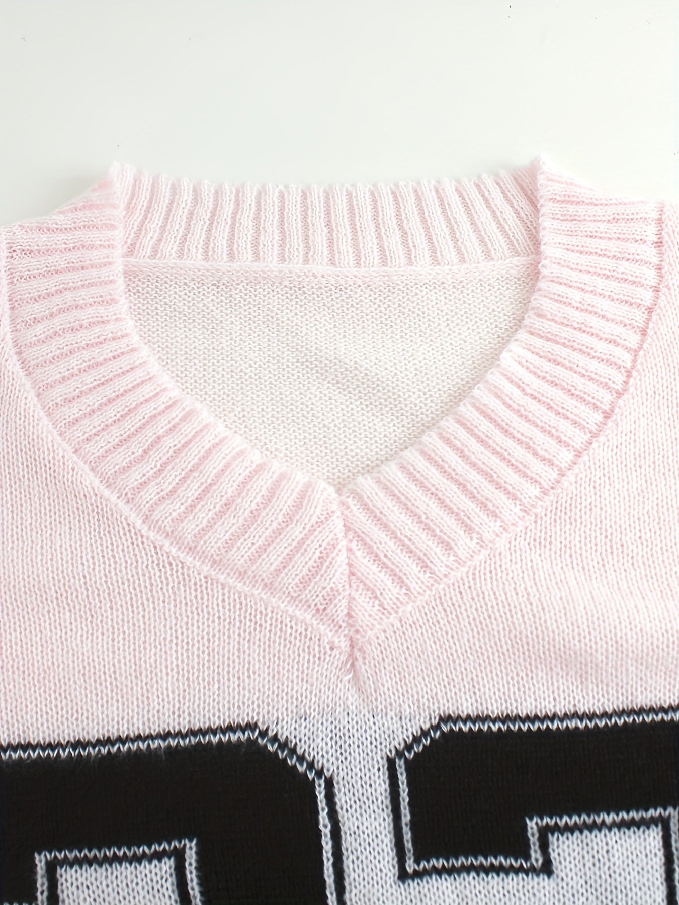 Women's Elegant V-Neck Sweater with Ribbed Detailing & Letter Print - Soft Medium-Stretch Long Sleeve Pullover for Spring/Autumn, Casual to Office Wear, Cute Sweater, Autumn Apparel, Soft Texture